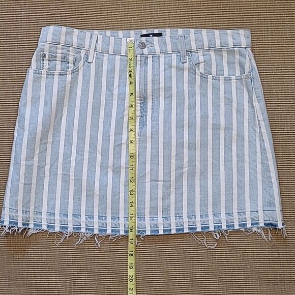 NWOT 7 for All  Mankind Distressed Striped Denim Skirt - Size 32 - Picture 8 of 8